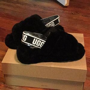 SIZE: US 5 WOMENS BLACK FLUFF YEAH SLIDE
